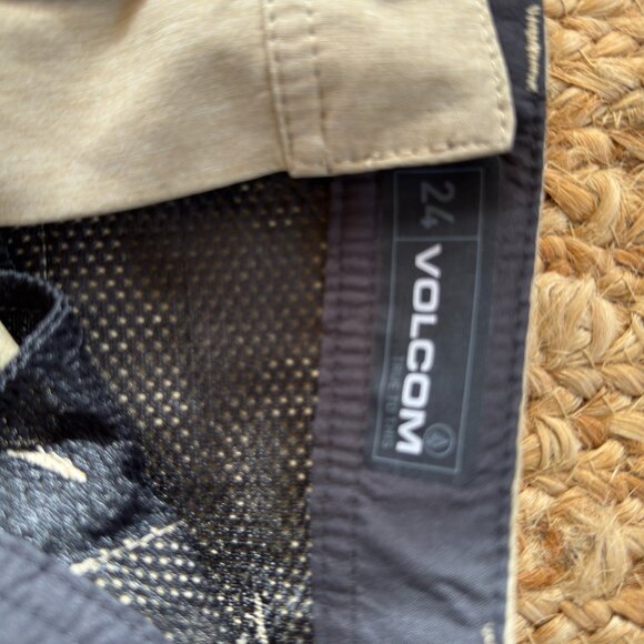VOLCOM NEW Boys size 24 Shorts - Picture 3 of 3